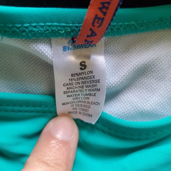 Bikini - Picture 2 of 2